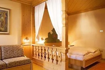 Отель Adler & Stube 4*