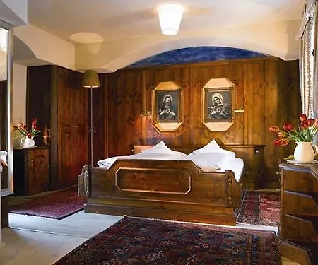 Отель Adler & Stube 4*
